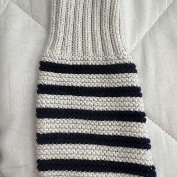 Pullover Sweater - Picture 4 of 6